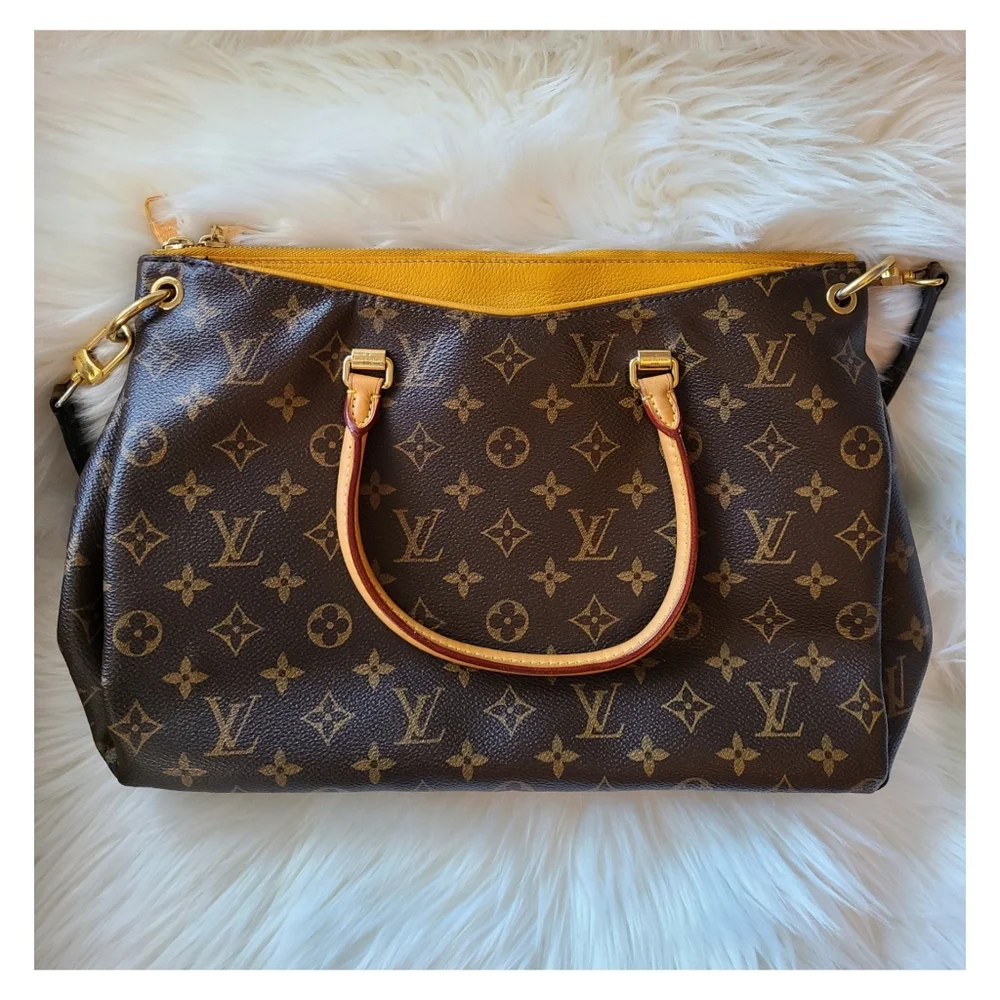 ❌SOLD❌ 💛Louis Vuitton Pallas MM💛 - Picture 3 of 16